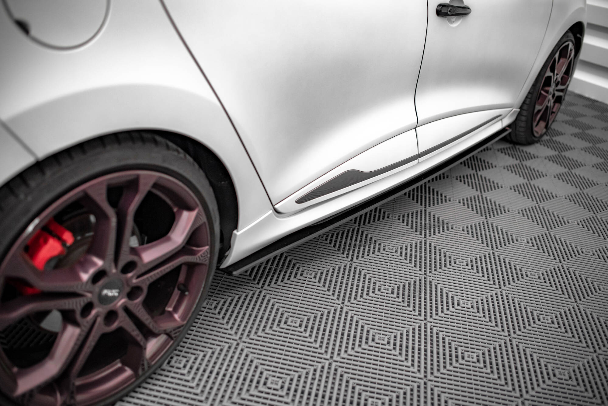 Dokładki progów Street Pro Renault Clio RS Mk4 Maxton największy sklep tuningowy w Polsce!