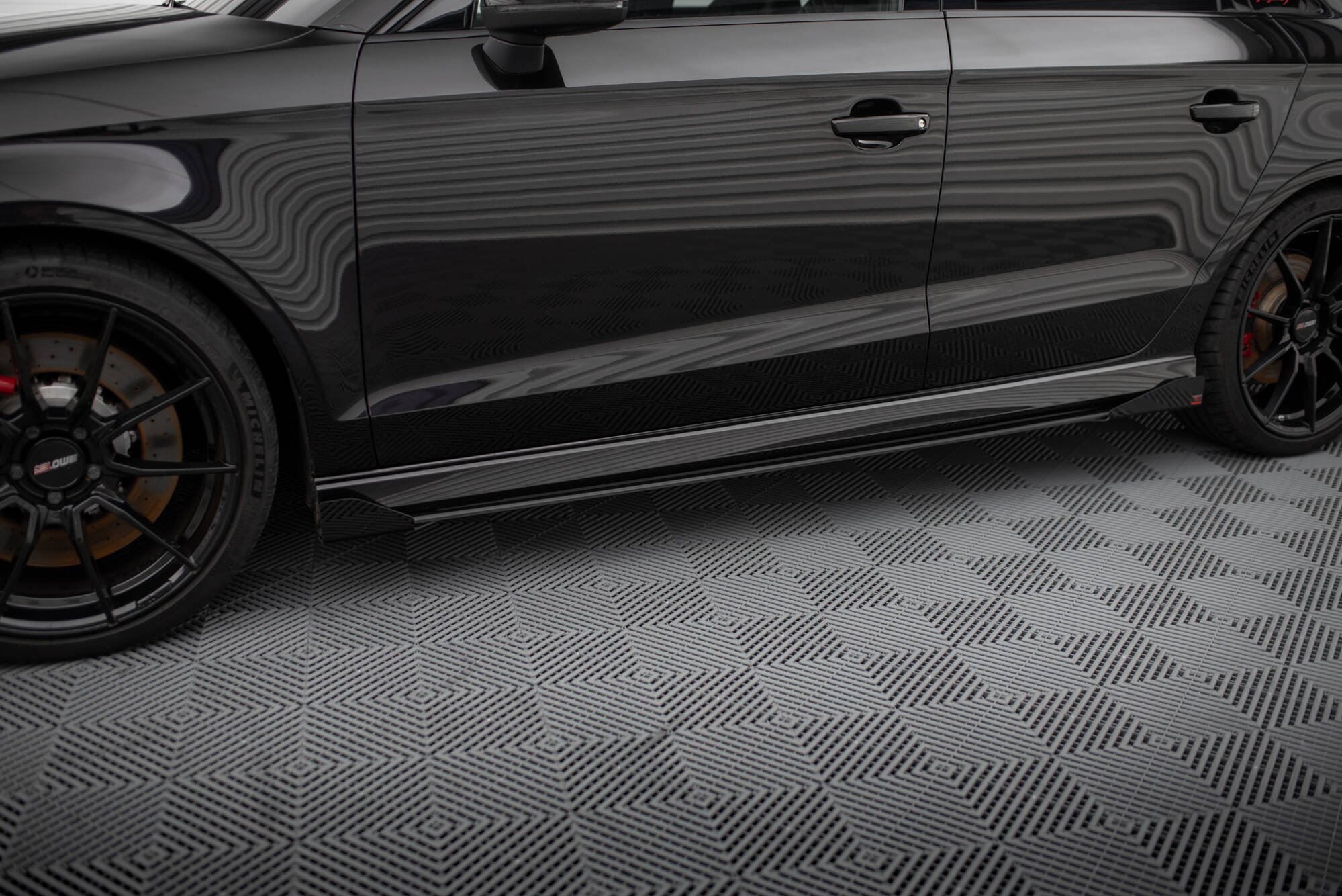 Dokładki progów Street Pro V.1 + Flaps Audi RS3 Sedan 8V Facelift Maxton największy sklep tuningowy w Polsce!