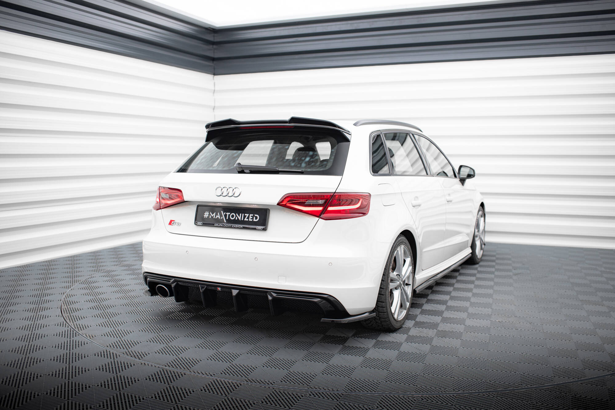 Dokładka Tylna Audi A3 S-Line Sportback 8V (Wersja z pojedynczą końcówką wydechu z jednej strony) Maxton